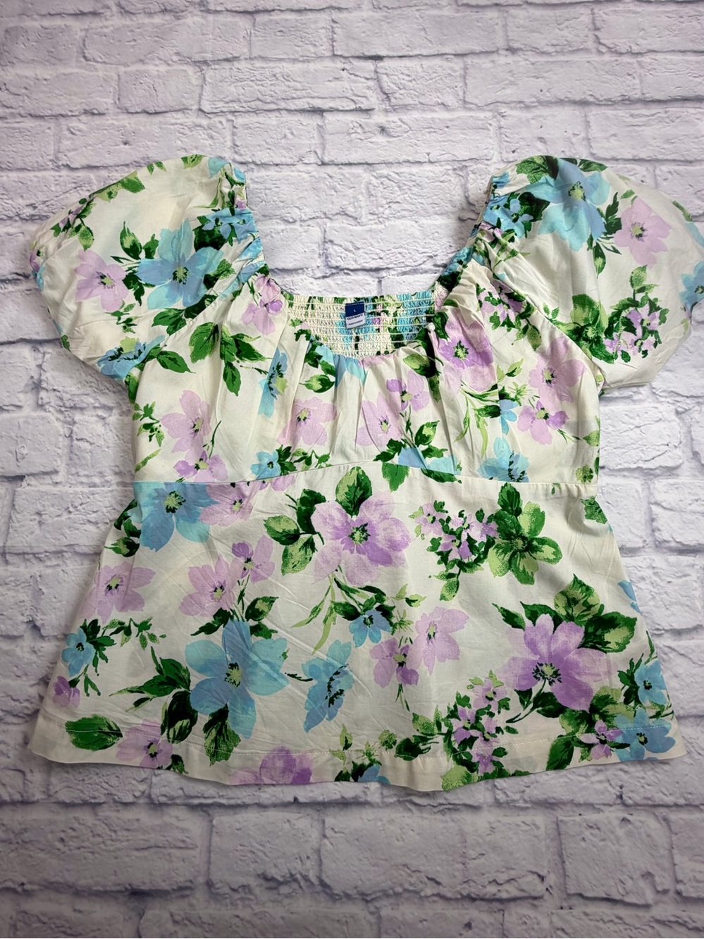 Old Navy Cream Floral Puff-Sleeve Top w, Kelly Green,Pastel Blue and Lavender. L